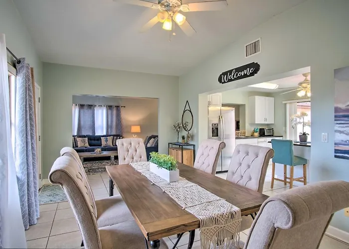 Cozy Melbourne Home W/ Deck & Pool: 5 Mi To Beach!