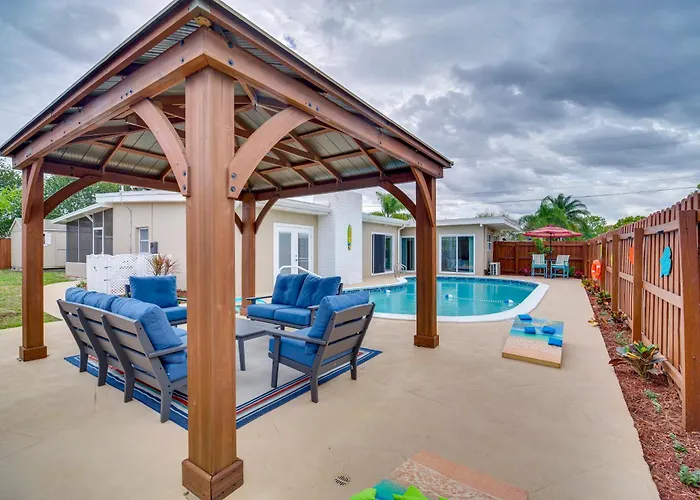 Lanai, Grill & Outdoor Pool: Melbourne Duplex!