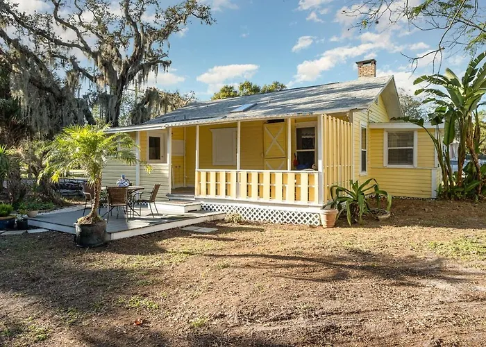 Relaxing 2Br 1Bath Oasis Near River 9 Min To Beach