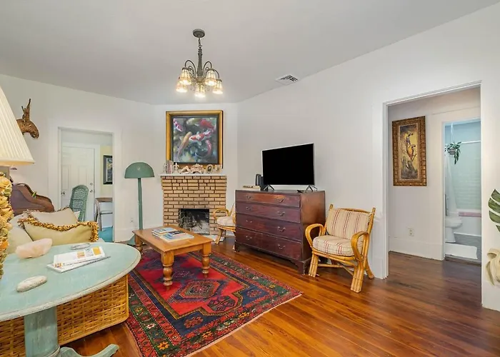 Relaxing 2Br 1Bath Oasis Near River 9 Min To Beach